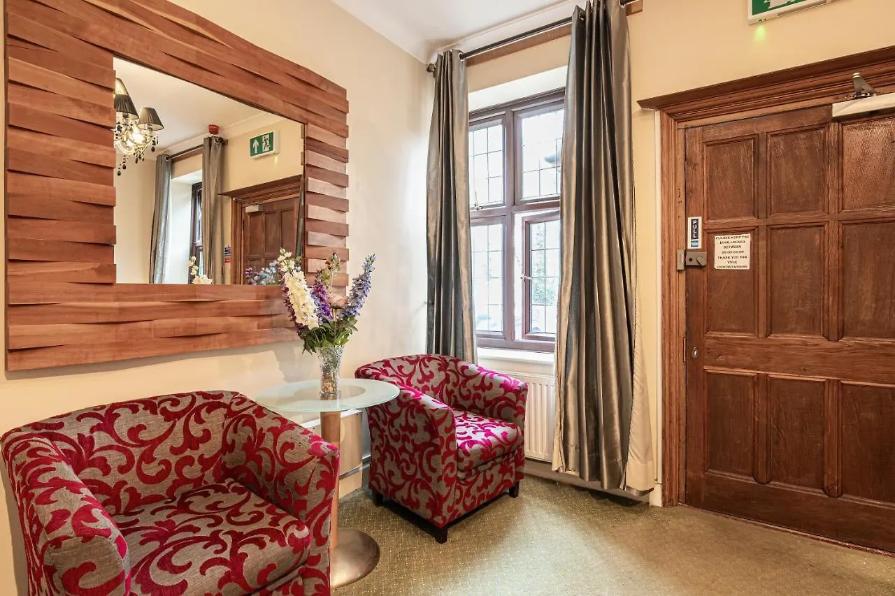 Barrington Lodge Crawley