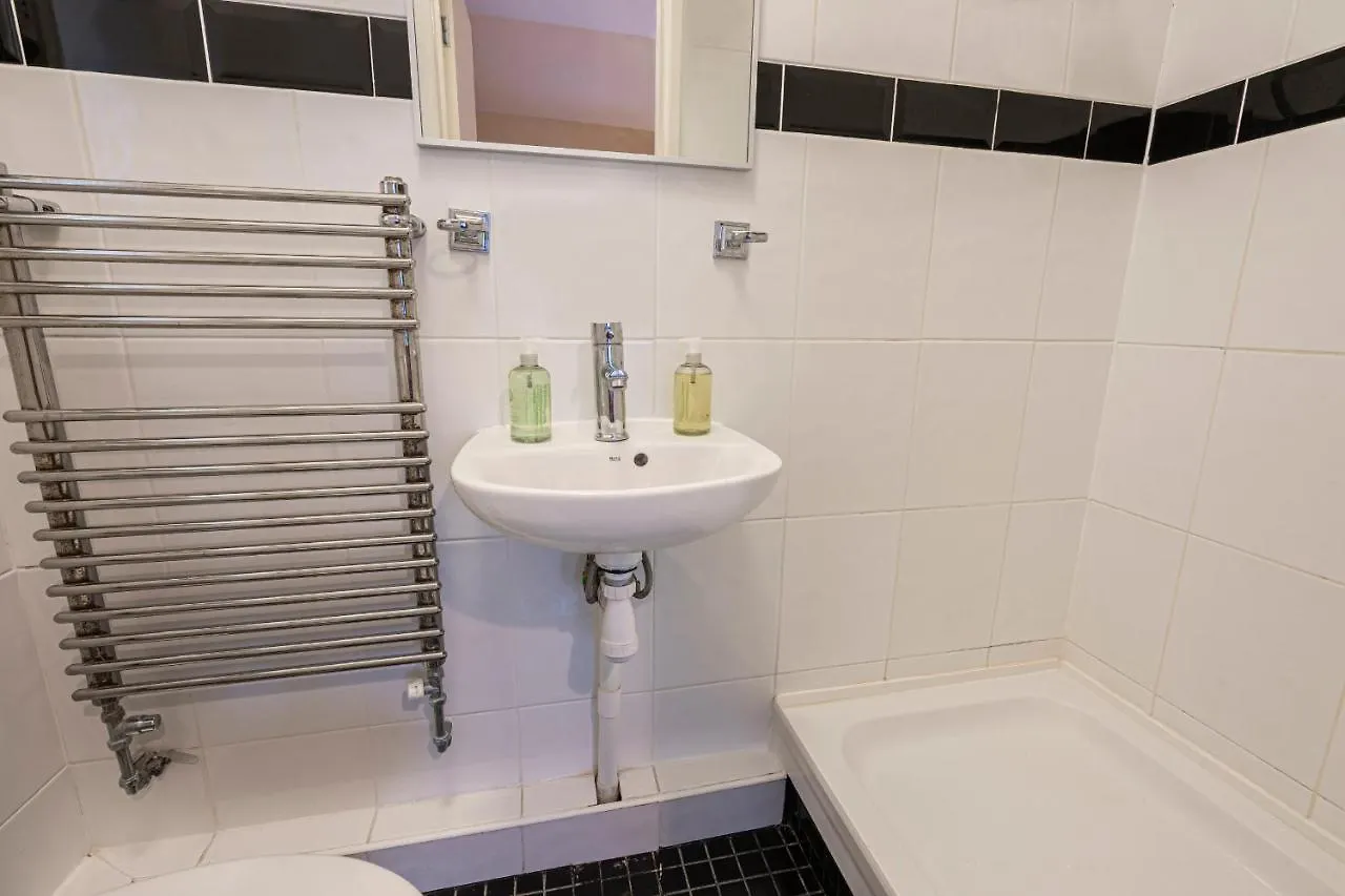 Barrington Lodge Crawley  4*, Crawley (West Sussex)