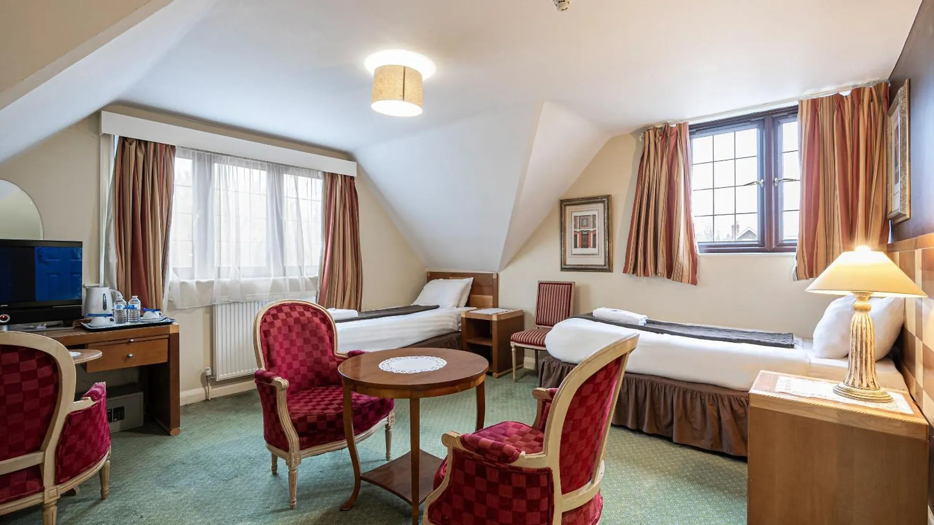 Barrington Lodge Crawley  4*, Crawley (West Sussex)